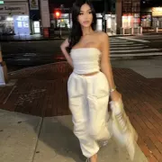 Melanie photo 22, asian, average, black hair, 164 cm, 52 kg, Medium bust, Hong Kong