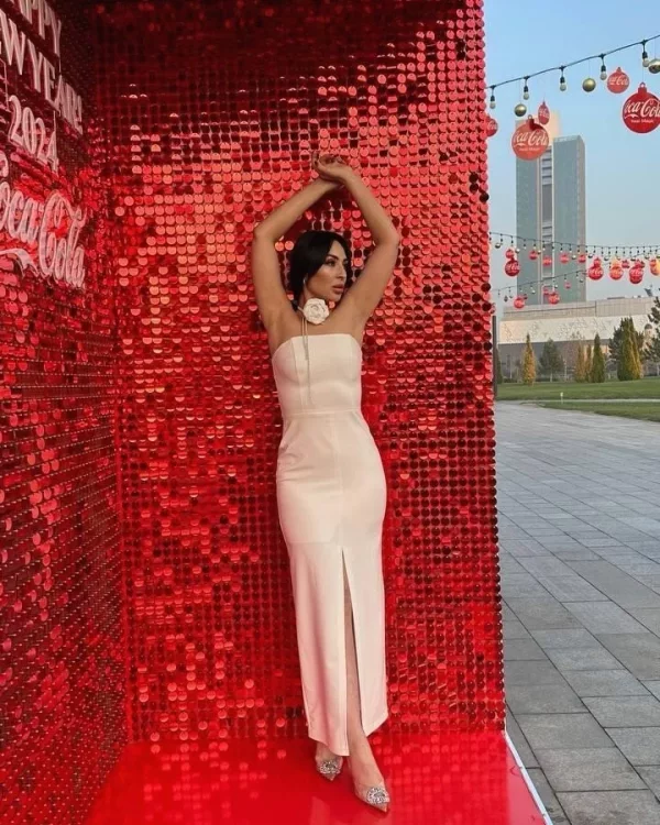 Margarita Lina photo 1, asian, average, black hair, 168 cm, 60 kg, Medium bust, Hong Kong