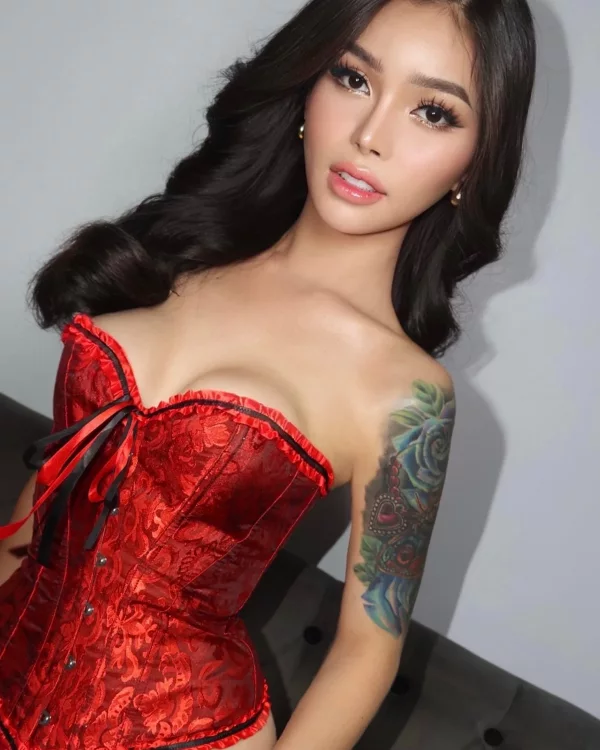 Ericka Lina photo 1, mixed, average, black hair, 164 cm, 55 kg, Small bust, Hong Kong