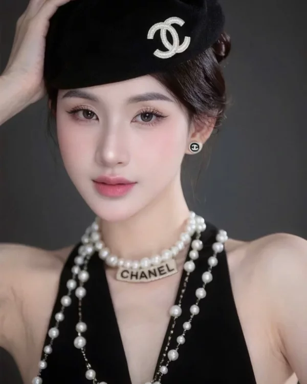 Otilia Lina photo 1, asian, average, black hair, 165 cm, 57 kg, Small bust, Hong Kong
