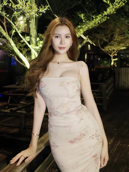 Joanie Lina photo 1, mixed, curvy, brunette, 178 cm, 70 kg, Large bust, Hong Kong