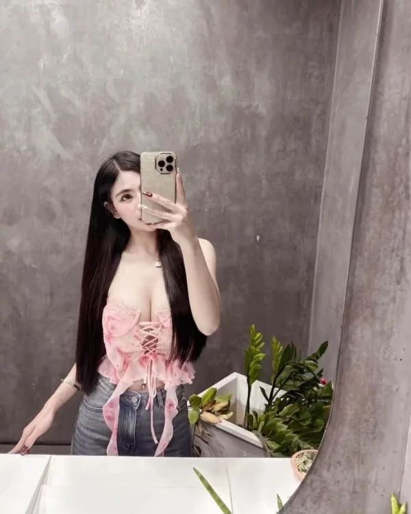 Reta Lina photo 1, asian, busty, black hair, 160 cm, 49 kg, Large bust, Hong Kong