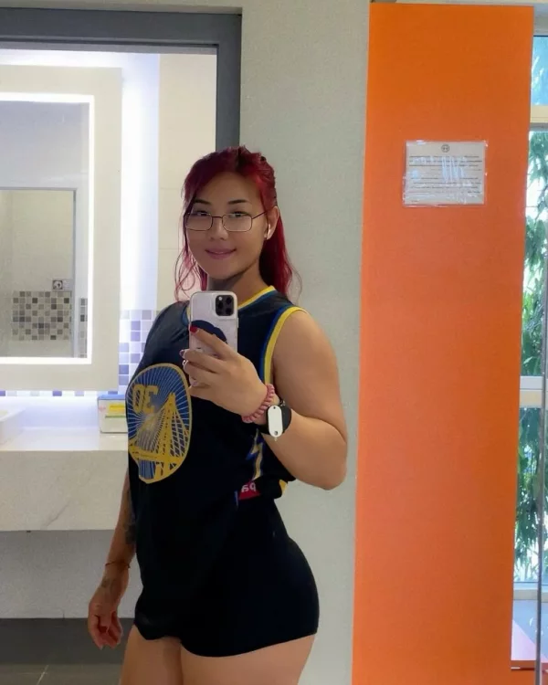 Cassandra Lina photo 1, mixed, petite, red hair, 161 cm, 48 kg, Medium bust, Hong Kong