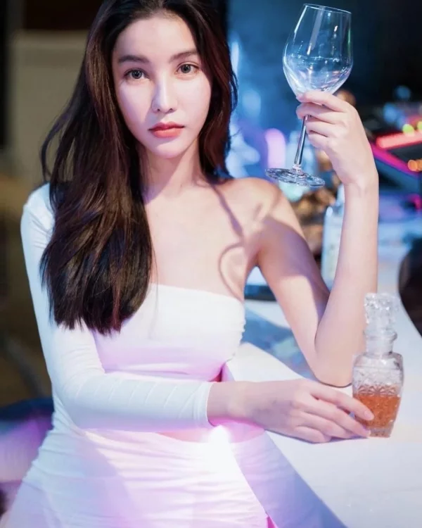 Althea Lina photo 1, mixed, athletic, black hair, 170 cm, 59 kg, Small bust, Hong Kong