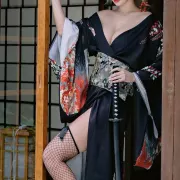 Mandy Lina photo 5, european, average, blonde hair, 163 cm, 52 kg, Small bust, Hong Kong
