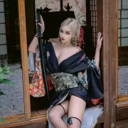 Mandy Lina photo 9, european, average, blonde hair, 163 cm, 52 kg, Small bust, Hong Kong