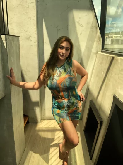 Mercedes Mira photo 1, european, busty, brunette, 175 cm, 64 kg, Large bust, Hong Kong