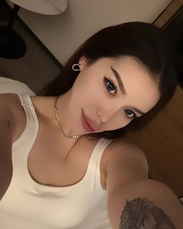 Susanna Lina photo 1, asian, athletic, black hair, 173 cm, 61 kg, Small bust, Hong Kong
