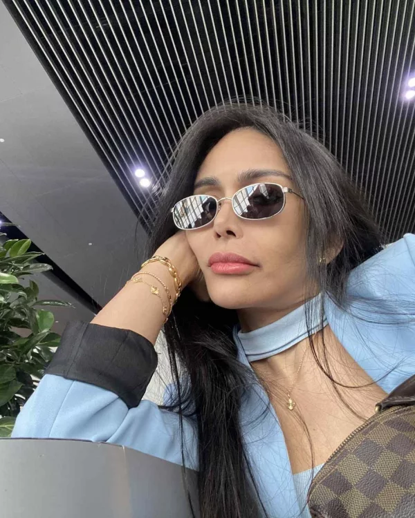 Juana Lina photo 1, asian, petite, black hair, 162 cm, 50 kg, Medium bust, Hong Kong