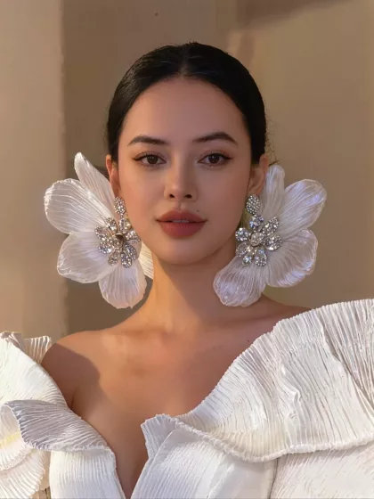 Alanna Nora photo 1, asian, athletic, black hair, 165 cm, 54 kg, Medium bust, Hong Kong