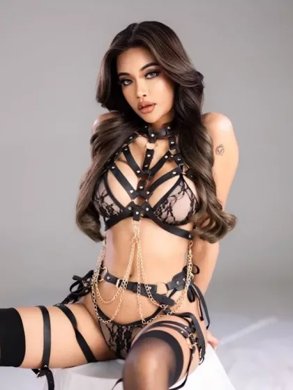 Matilde Mira photo 1, mixed, average, brunette, 173 cm, 65 kg, Medium bust, Hong Kong