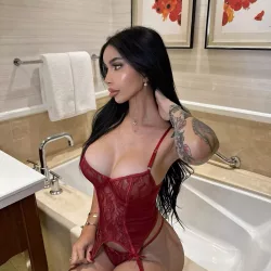 Pat Lina photo 2, asian, busty, black hair, 160 cm, 52 kg, Large bust, Hong Kong