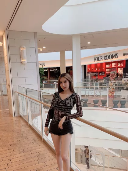 Ernestine Lina photo 1, asian, average, brunette, 168 cm, 59 kg, Medium bust, Hong Kong