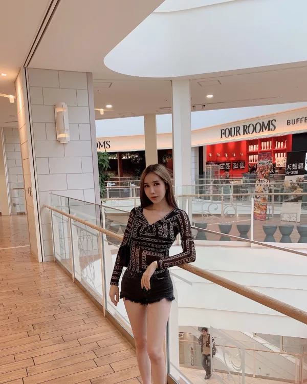 Ernestine Lina photo 1, asian, average, brunette, 168 cm, 59 kg, Medium bust, Hong Kong