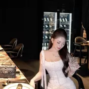 Kaylee Lina photo 5, asian, average, brunette, 165 cm, 57 kg, Medium bust, Hong Kong
