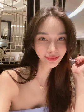 Scarlett Lina photo 1, asian, average, brunette, 168 cm, 60 kg, Small bust, Hong Kong
