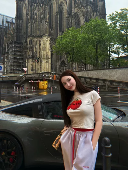 Evelyn Lina photo 1, mixed, average, black hair, 165 cm, 56 kg, Medium bust, Hong Kong
