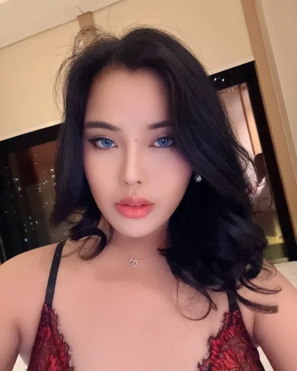 Beverly Lina photo 1, asian, athletic, black hair, 168 cm, 56 kg, Medium bust, Hong Kong