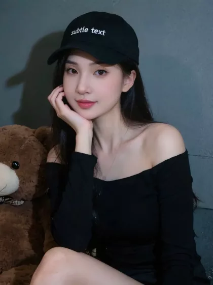 Stephany Lina photo 1, asian, athletic, black hair, 165 cm, 53 kg, Medium bust, Hong Kong