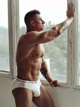 Alessandro photo 1, european, curvy, brunette, 188 cm, 98 kg, Hong Kong