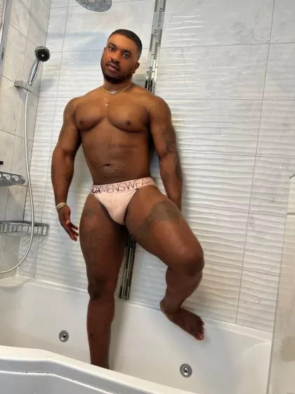 Andres photo 1, black, curvy, black hair, 188 cm, 120 kg, Hong Kong