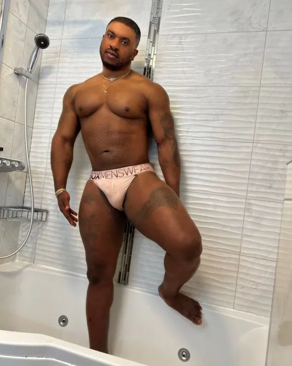 Andres photo 1, black, curvy, black hair, 188 cm, 120 kg, Hong Kong