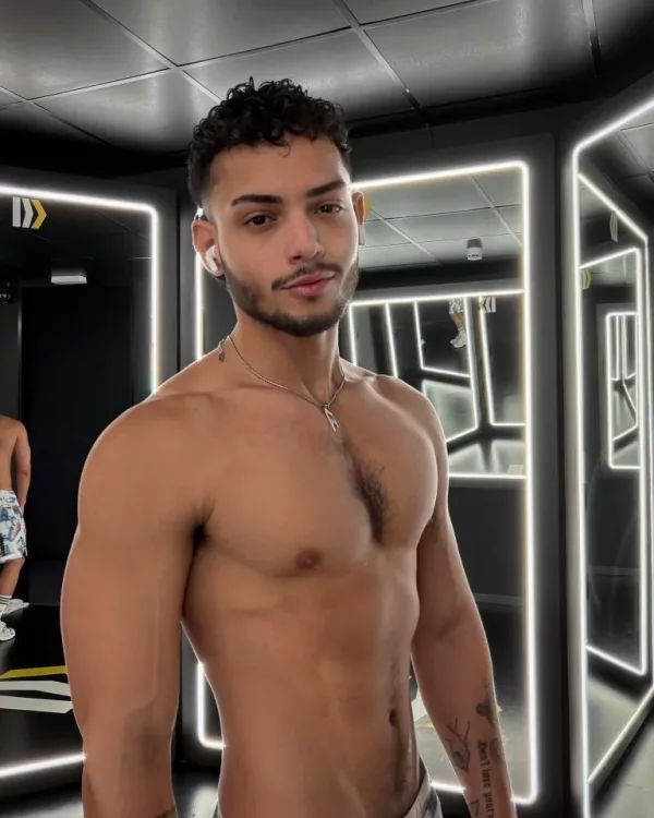 Angelo photo 1, latina, athletic, black hair, 175 cm, 72 kg, Hong Kong