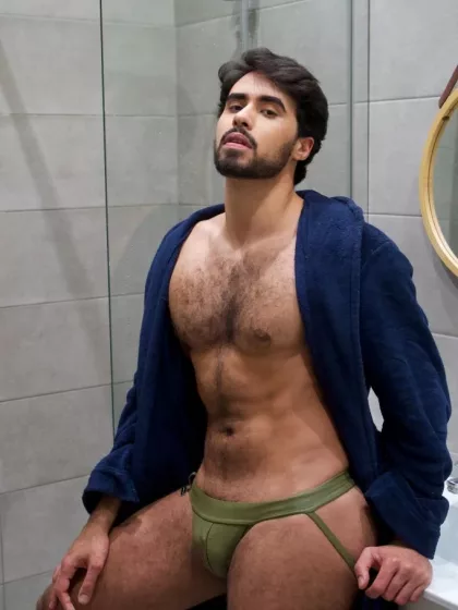 Antonio photo 1, latina, curvy, black hair, 178 cm, 81 kg, Hong Kong