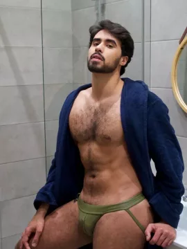 Antonio photo 1, latina, curvy, black hair, 178 cm, 81 kg, Hong Kong