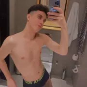 Brandon photo 1, european, slim, brunette, 180 cm, 61 kg, Hong Kong
