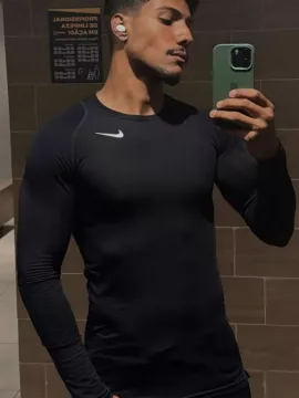 Brennan photo 1, latina, athletic, brunette, 183 cm, 83 kg, Hong Kong