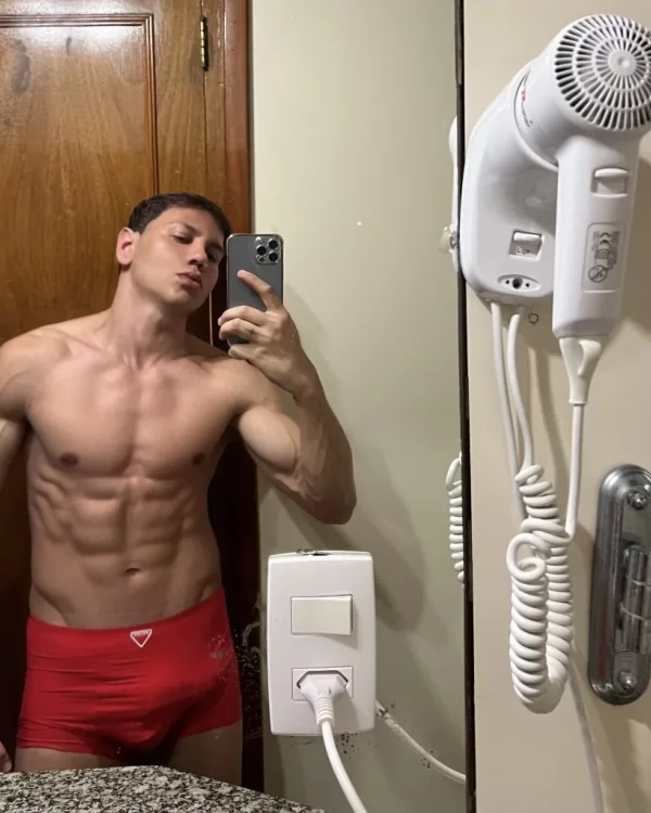 Bruno photo 1, latina, athletic, brunette, 178 cm, 79 kg, Hong Kong