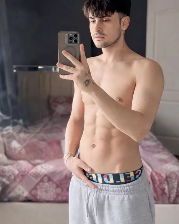 Callum photo 1, asian, average, black hair, 175 cm, 65 kg, Hong Kong