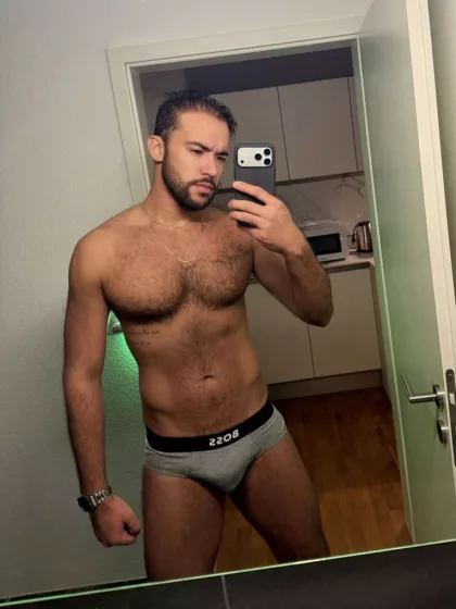 Carlo photo 1, latina, athletic, black hair, 188 cm, 88 kg, Hong Kong