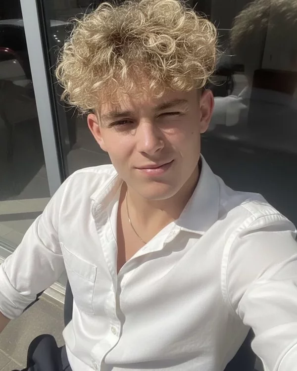 Diego photo 1, european, athletic, blonde hair, 175 cm, 70 kg, Hong Kong