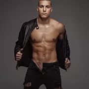 Dominic photo 21, european, curvy, black hair, 185 cm, 86 kg, Hong Kong
