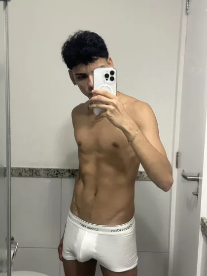 Dotson photo 1, latina, slim, black hair, 175 cm, 58 kg, Hong Kong