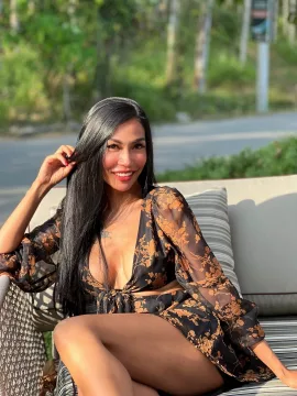 Katlyn Lina photo 1, mixed, petite, black hair, 160 cm, 53 kg, Medium bust, Hong Kong