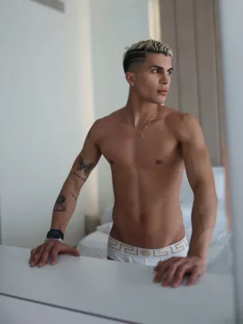 Felipe photo 1, mixed, average, blonde hair, 175 cm, 65 kg, Hong Kong