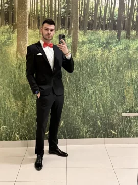 Golden photo 1, european, average, brunette, 185 cm, 77 kg, Hong Kong