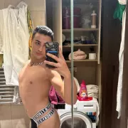 Ivan photo 16, latina, curvy, black hair, 170 cm, 77 kg, Hong Kong