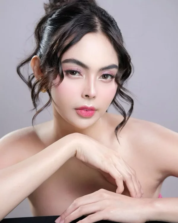 Alysson Lina photo 1, asian, athletic, black hair, 170 cm, 58 kg, Small bust, Hong Kong