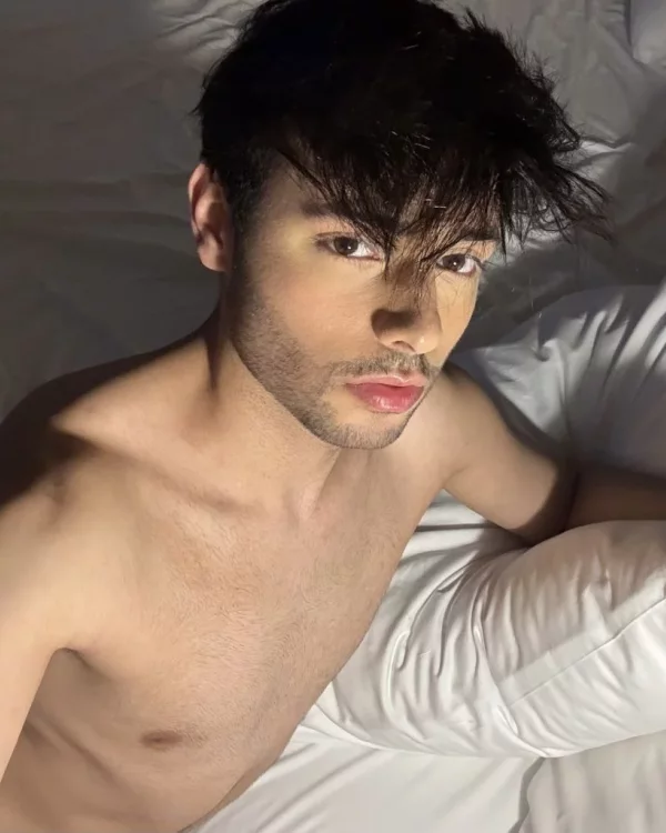Lucas photo 1, european, slim, black hair, 178 cm, 54 kg, Hong Kong
