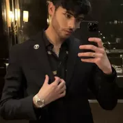 Lucas photo 4, european, slim, black hair, 178 cm, 54 kg, Hong Kong