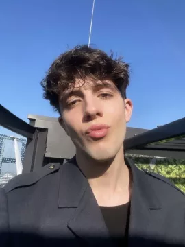Noel photo 1, european, slim, brunette, 183 cm, 63 kg, Hong Kong