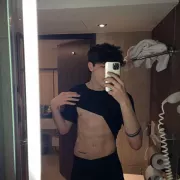 Noel photo 16, european, slim, brunette, 183 cm, 63 kg, Hong Kong