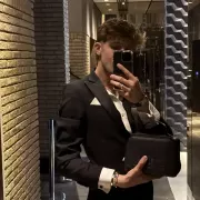 Noel photo 19, european, slim, brunette, 183 cm, 63 kg, Hong Kong