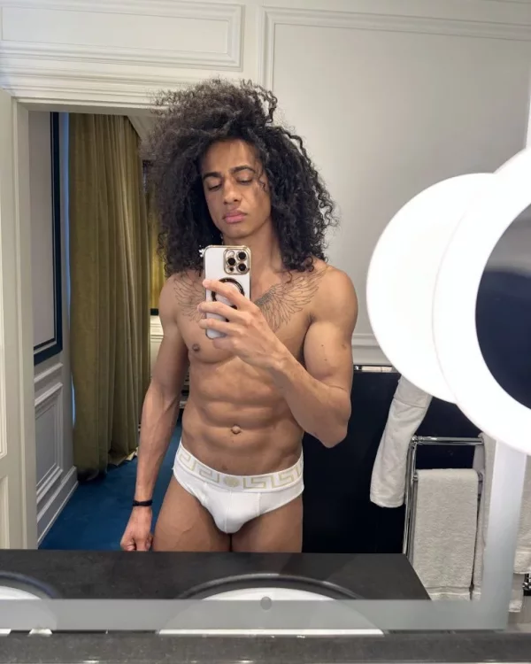Pietro photo 1, latina, athletic, brunette, 185 cm, 81 kg, Hong Kong