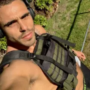 Roberto photo 34, latina, curvy, black hair, 183 cm, 93 kg, Hong Kong