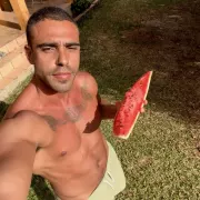 Roberto photo 5, latina, curvy, black hair, 183 cm, 93 kg, Hong Kong